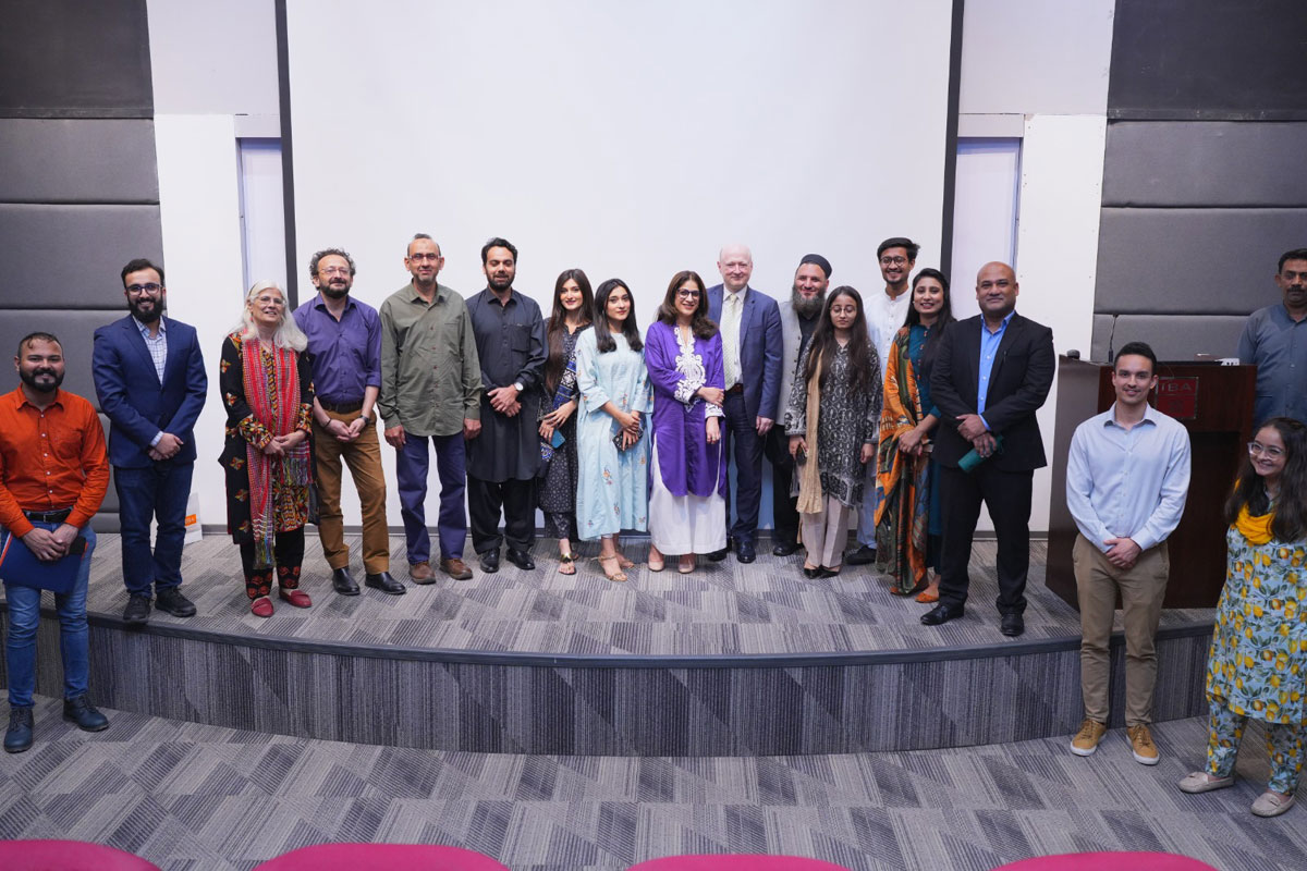 IBA Karachi confers awards to promote journalistic expertise in climate change reporting