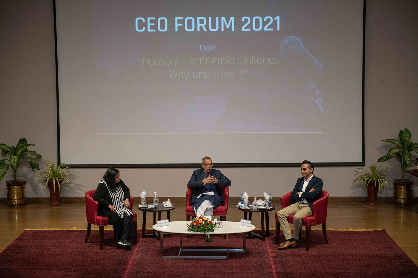 IBA Karachi organizes CEO Forum on 'Industry-Academia Linkages - Why and How?'