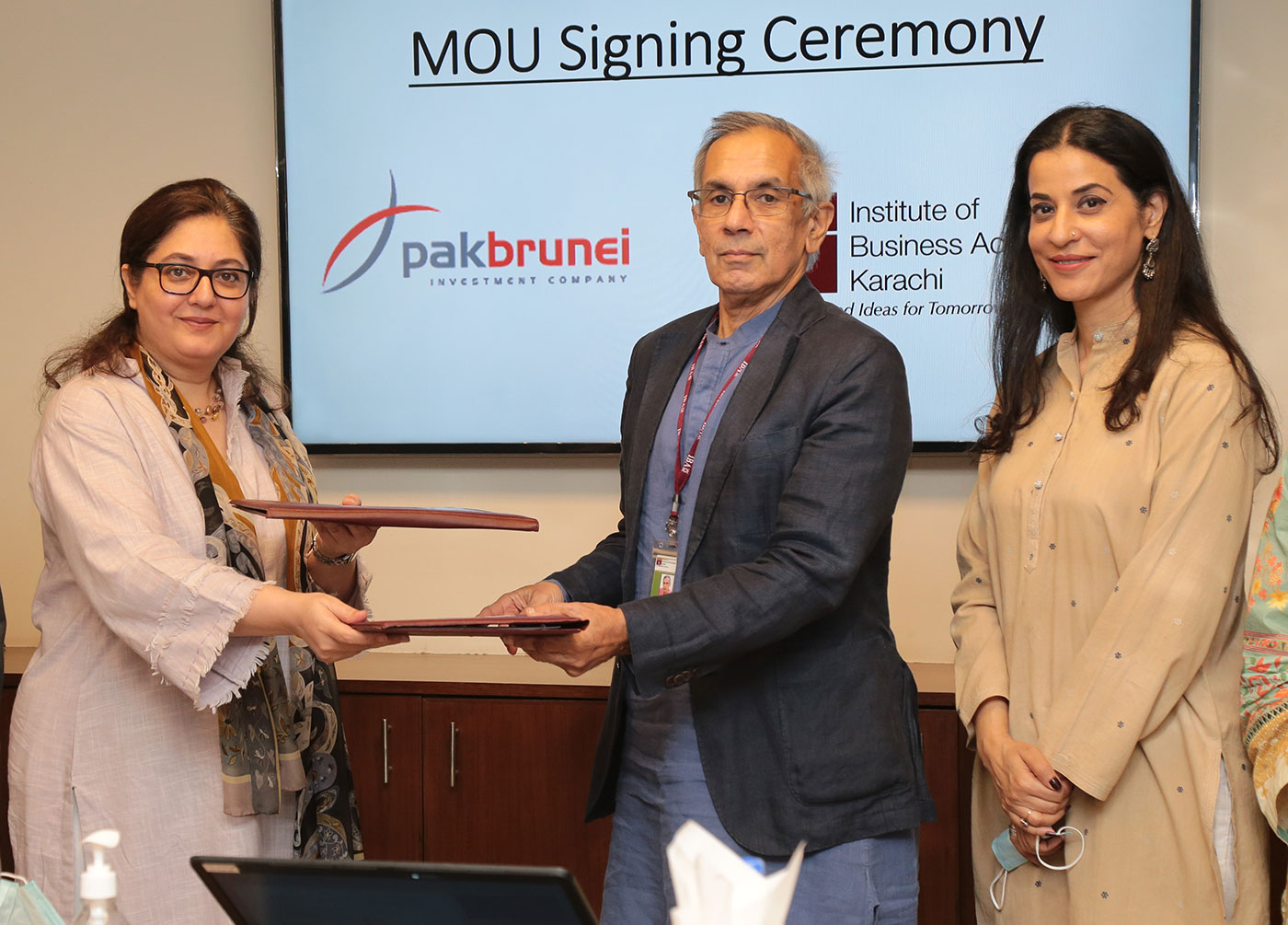 IBA Karachi and Pak Brunei ink an MoU to empower deserving students 