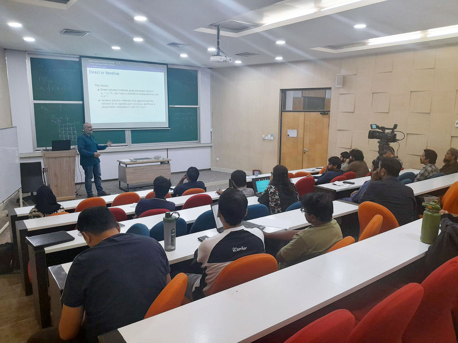 SMCS Hosts First Session of Basic Notions Seminar Series on 'Multigrid Methods in Scientific Computing: An Introduction