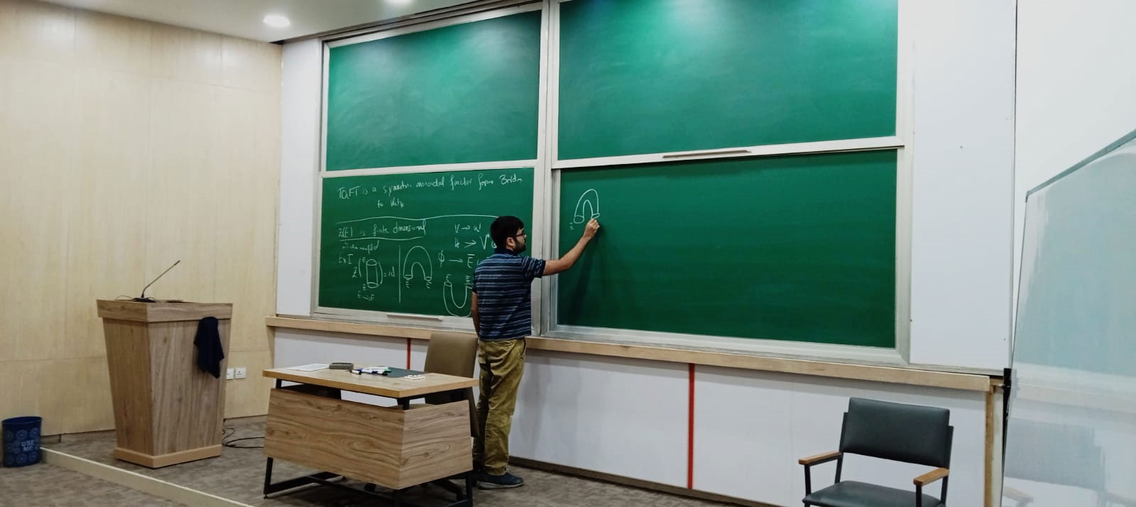 SMCS Hosts Seminar on 'An Introduction to Topological Quantum Field Theory (TQFT) – Part Two'