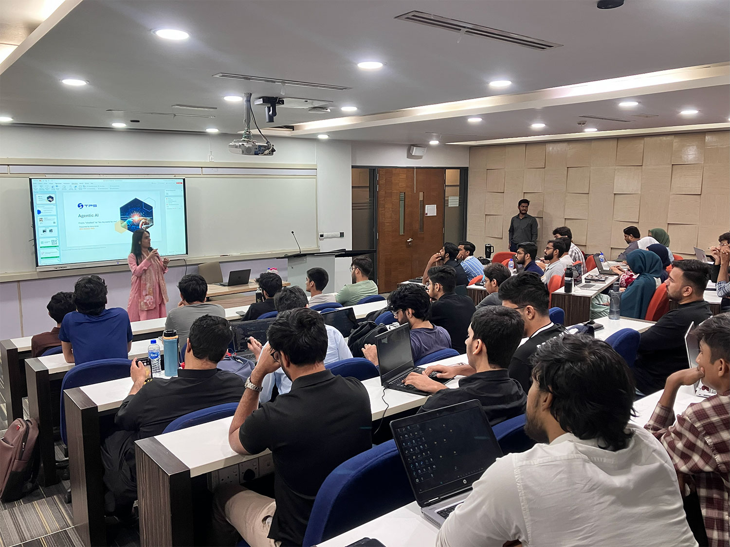 SMCS Students Learn the Science Behind Agentic AI Systems