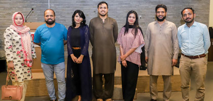 MBA Executive - Students and faculty gathered for iftar